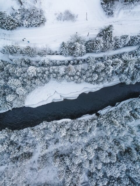 Un décor tout en blanc, calme et grandiose vu d’en haut ❄️

Photo 1,2 ou 3 ? 📸

📍Parc naturel régional de Portneuf, Québec