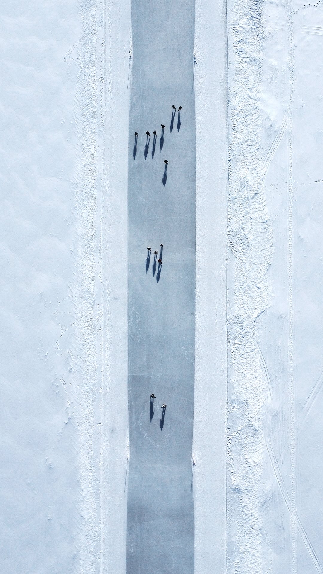 L’un des plus beaux endroits au Québec pour patiner sur un lac gelé 🤩❄️

👉 Abonne-toi à @desousa.cindy pour ne rien manquer

📍 Lac Beauport, Québec
✨ Anneau de glace de 2,45 km
🚶‍♀️‍➡️ Corridor de marcher tout du long
🦮 Chien en laisse autorisés
🎟️ Accès 10$ pour les non-résidents de 22 ans et +
🕚 Tous les jours de 10h à 16h30
🚗 20min de Québec I 2h45 de Montréal

⛸️ Aucun service de location de patins sur place.
Tu peux en louer dans un magasin de sport, comme par exemple Sports aux Puces.

📌 Enregistre ce reel pour garder les infos