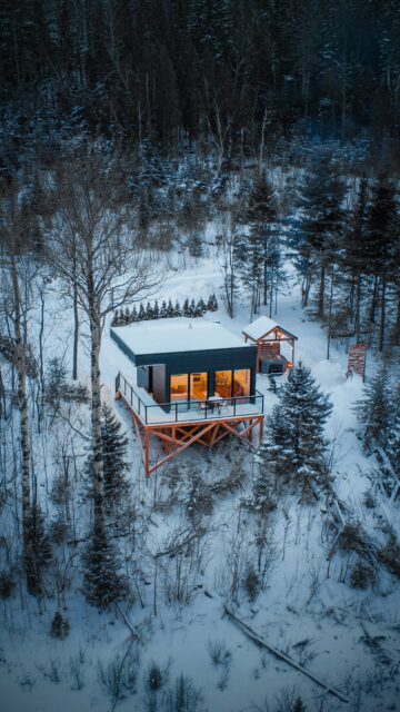 ✨ CONCOURS ✨

Envie de t’évader et de profiter d’un séjour cosy dans un mini-chalet avec une vue incroyable sur le fjord du Saguenay ? 😍 J’ai quelque chose pour toi 🤍

🎁 Avec @refugedufjord, on te fait gagner une nuit pour deux personnes dans l’un de leurs mini-chalets, avec possibilité d’ajouter un enfant et d’y amener ton compagnon à quatre pattes 🐾 

POUR PARTICIPER :�1️⃣ Aime cette publication
2️⃣ Abonne toi aux comptes @desousa.cindy et @refugedufjord 
3️⃣ Identifie la personne avec qui tu aimerais partir ! Participation illimitée : un commentaire = 1 chance 🍀

✨ BONUS : Partage ce réel en story en nous identifiant pour doubler tes chances !

Le concours se termine le 7 février à 23h59 et le/la gagnante sera annoncé(e) en story le 8 février

Bonne chance à tous et à toutes 🤍

Attention aux faux comptes. Le/la gagnant(e) sera contacté(e) uniquement via mon compte @desousa.cindy 
�*Concours non affilié ni commandité par Instagram