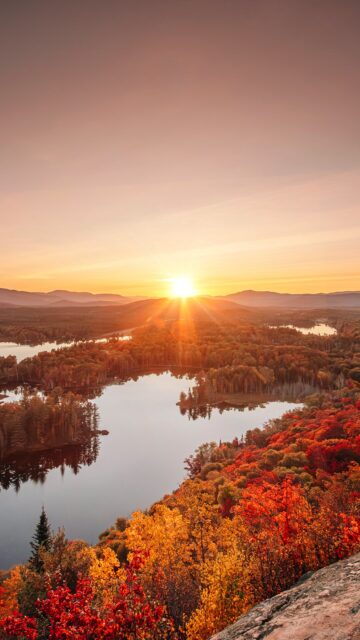 À moins d’1 km de marche 🍂

Ton plus beau coucher de soleil à voir cet automne est ici 🥹

Direction Saint-Donat pour monter au belvédère du Mont-Sourire accessible après moins d’1 km de marche!

Enregistre pour plus tard ⬇️

📍Mont Sourire, Saint-Donat
🥾 1,9 km A/R
🐕 Chiens admis
👉 Option longue : Mont Sourire + Petit Carcan (8 km)
🎟️ Gratuit 🚗 1h40 de Montréal

Abonne-toi à @desousa.cindy pour plus de contenus 🍂